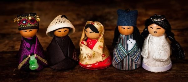 Goodsright Decor Handcrafted Asian Christmas & Nativity Ornament Set
