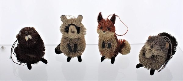 Goodsright Decor Holiday Decorative Buri Woodland Animal Hanging Accessory Christmas Tree Ornament Set with String Hanger (4 Pack)