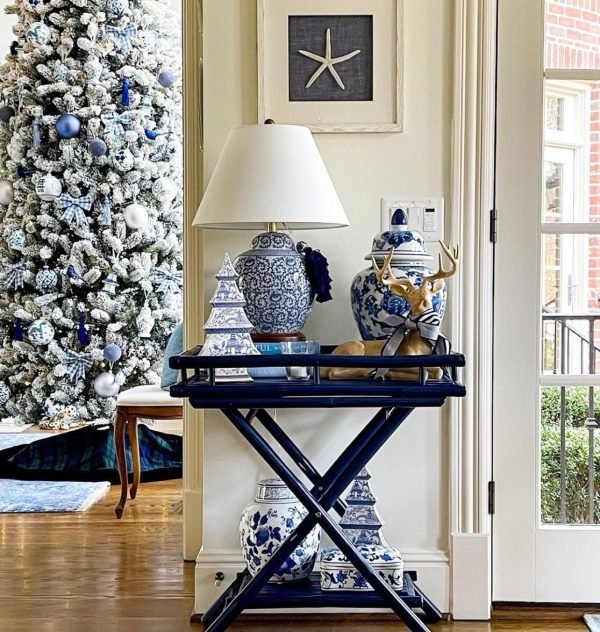 Goodsright Decor Blue and White Christmas Tree Figurine ?C Dolomite Holiday Decoration with Gold Metallic Accents