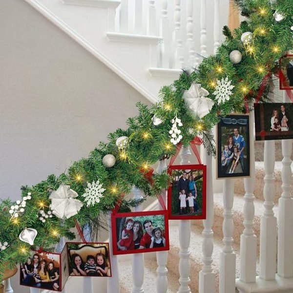 Goodsright Decor 9 FT Artificial Christmas Garland, Pre-Lit 50 LED Battery Operated Lighted Xmas Garland with 8 Modes for Indoor Holiday Door Home Decorations (Red)