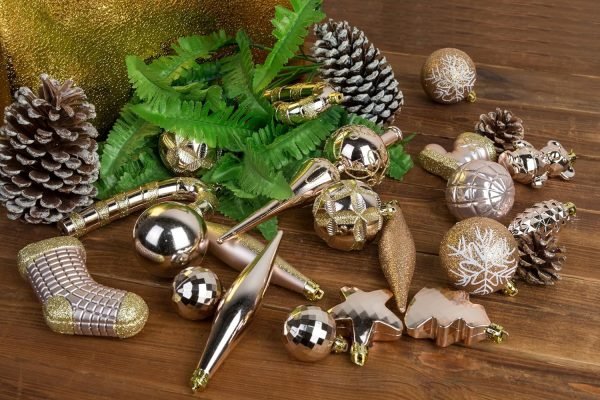 Goodsright Decor 54 Pieces Assorted Christmas Ornaments Tree Decoration Baubles in Gift Box (Champagne, Gift Box)